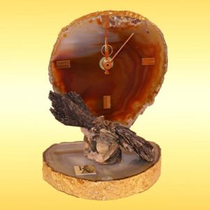 Часы на подставке ― Звезда