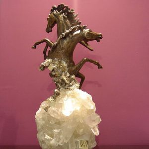 Скульптура "Два коня" ― Звезда